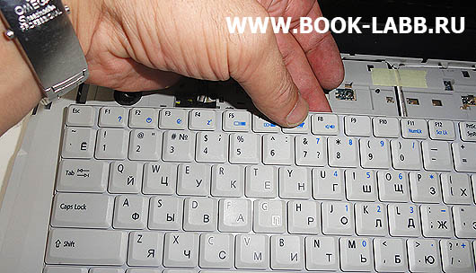 не работает клавиатура в ноутбуке acer aspire 5520g
